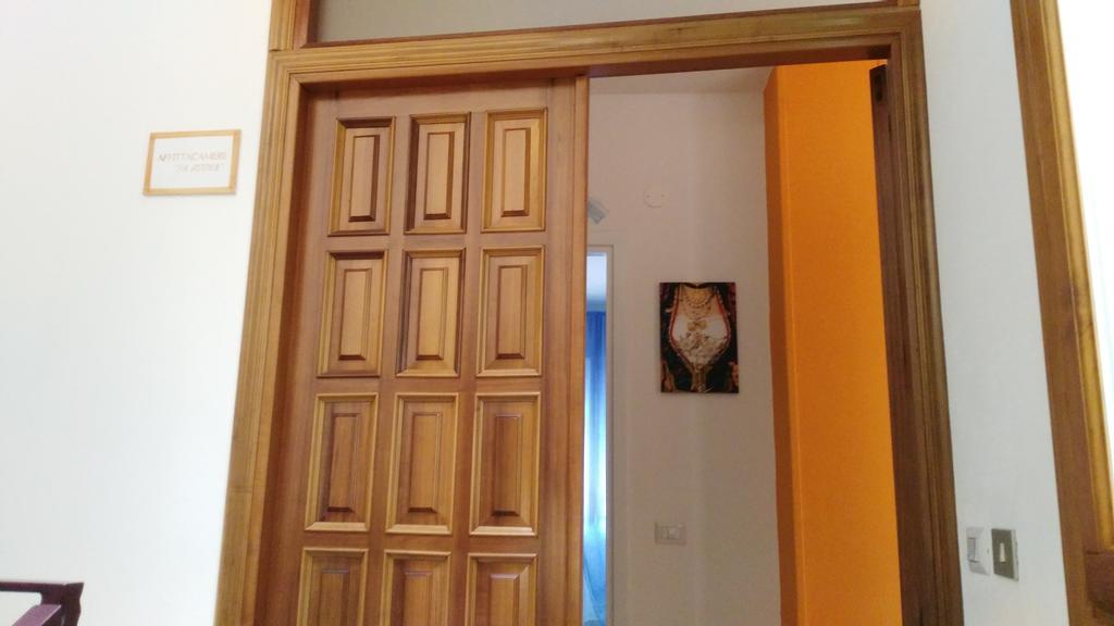 B&B Sa Zodia Guest House Bitti Exteriör bild
